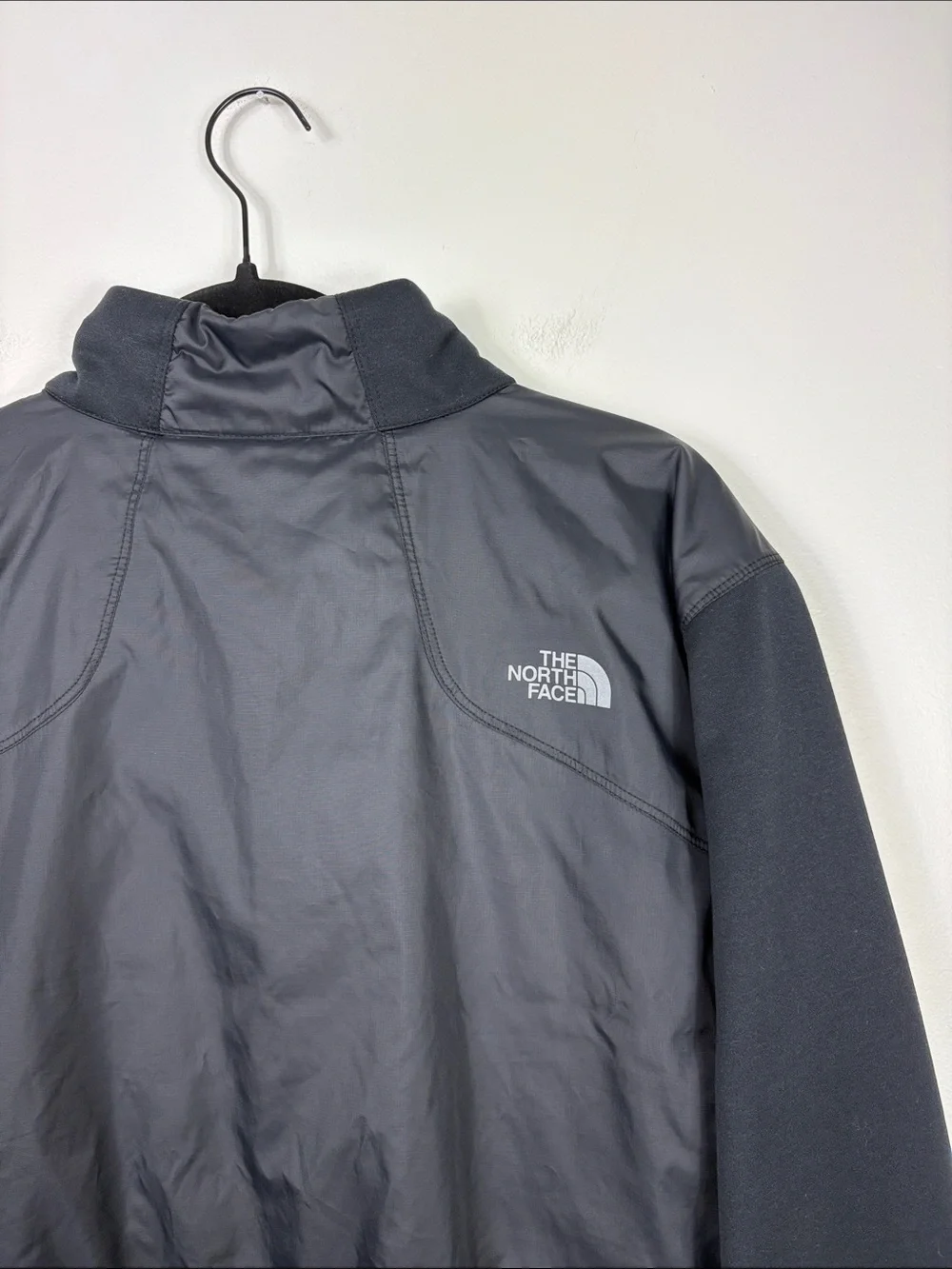 The North Face Men’s Full Zip Jacket Black Size Large Fleece Lined Windbreaker